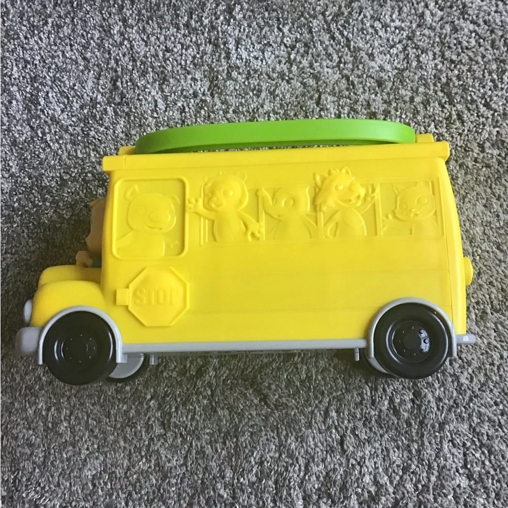 CoComelon musical learning bus, number and letter recognition, phonetics